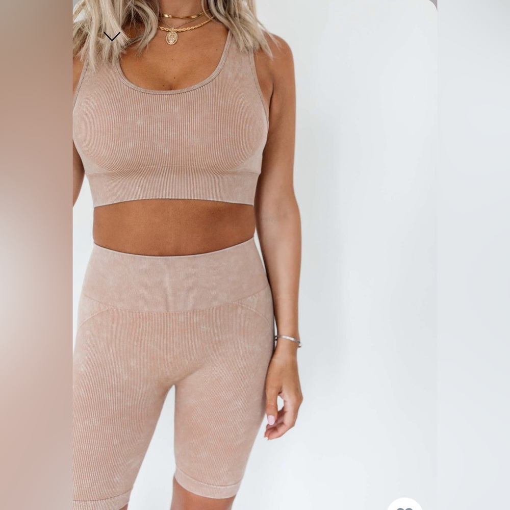 NWT Seamless Tank, boutique brand